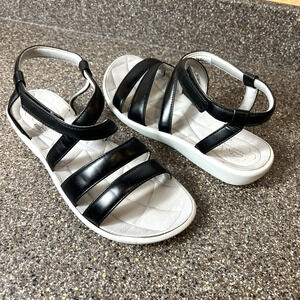 Clarks Cloud steppers Womens 10 W Comfort Casual Sandals Black Flat Faux Leather